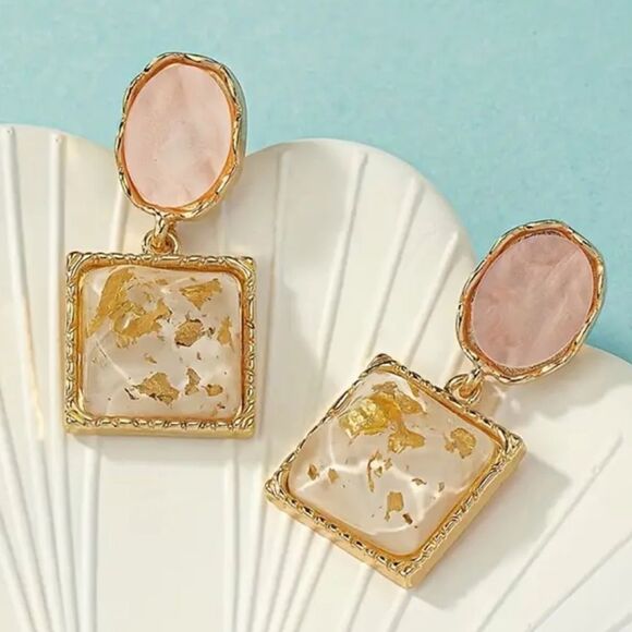 Vintage style clip on earrings M122 - Picture 1 of 4
